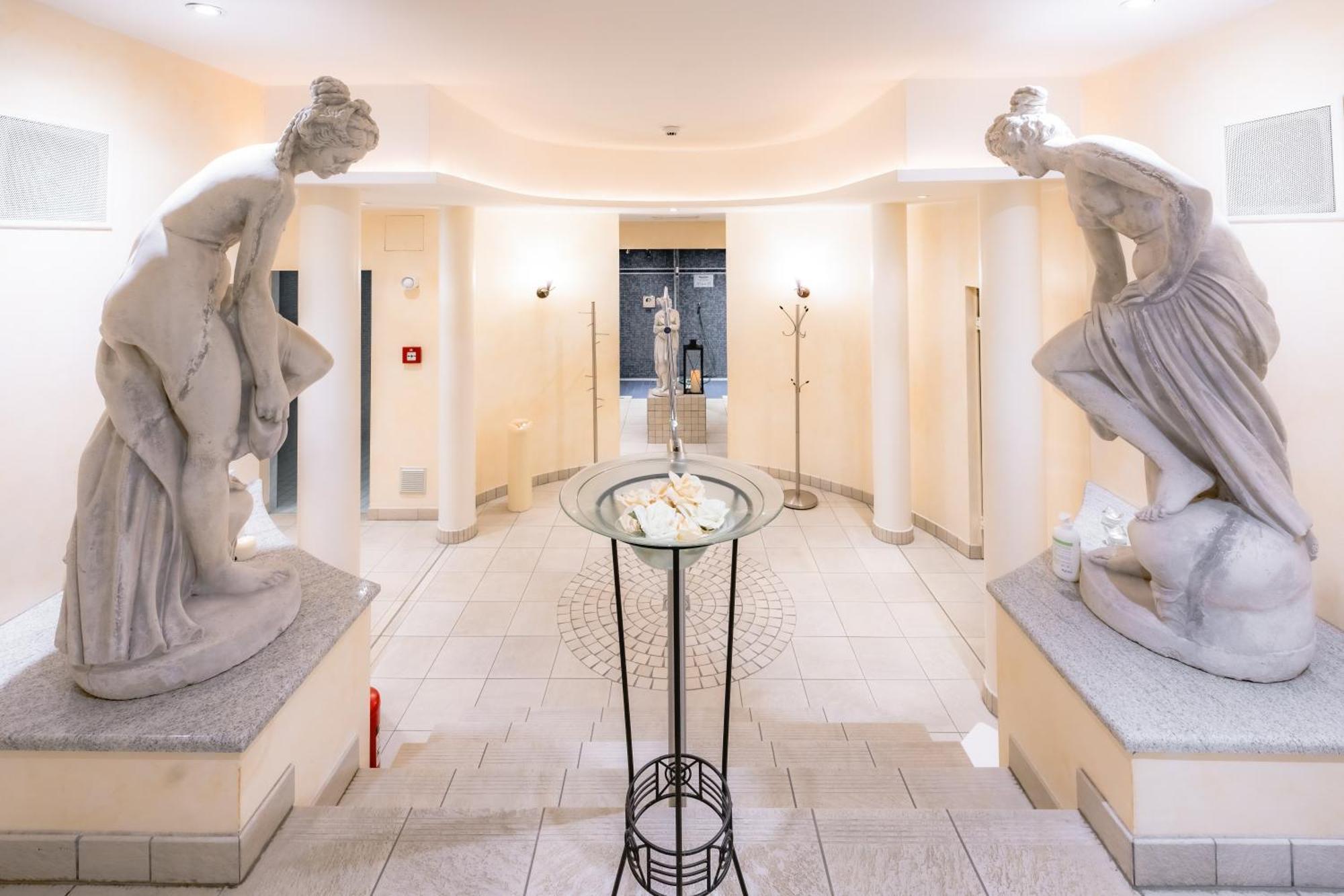 Hotel Alex Лойкербад Екстериор снимка