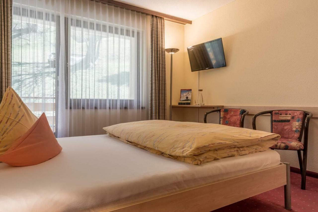 Hotel Alex Лойкербад Екстериор снимка